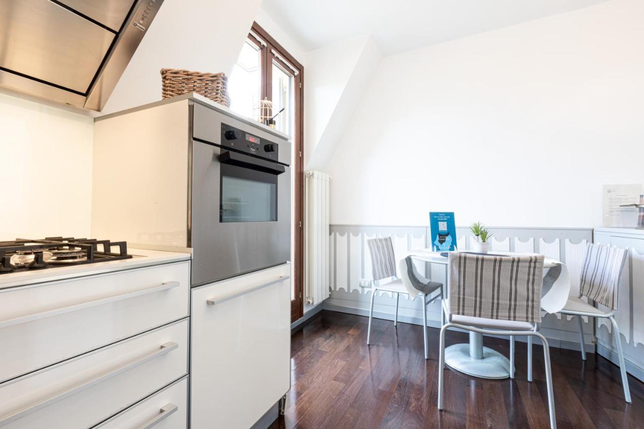 Sempione Split-Level Terrace Apartment - Top Collection ميلان المظهر الخارجي الصورة